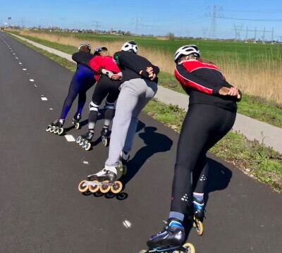 Zonnige zondag skeeler toertocht Special ronde van Ilpendam